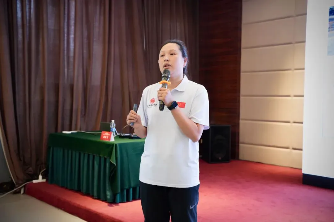 如何根据篮球比赛的不同阶段调整力量训练强度?_0